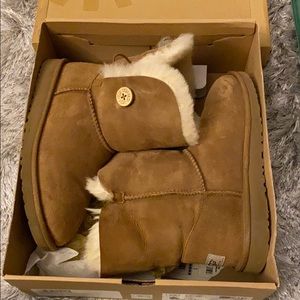 Ugg’s like new sz 7-8 women’s